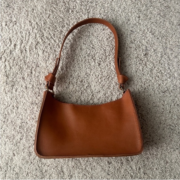 MADEWELL The Sydney Leather Shoulder Bag - Burnished Camel Brown/Tan - Picture 2 of 14